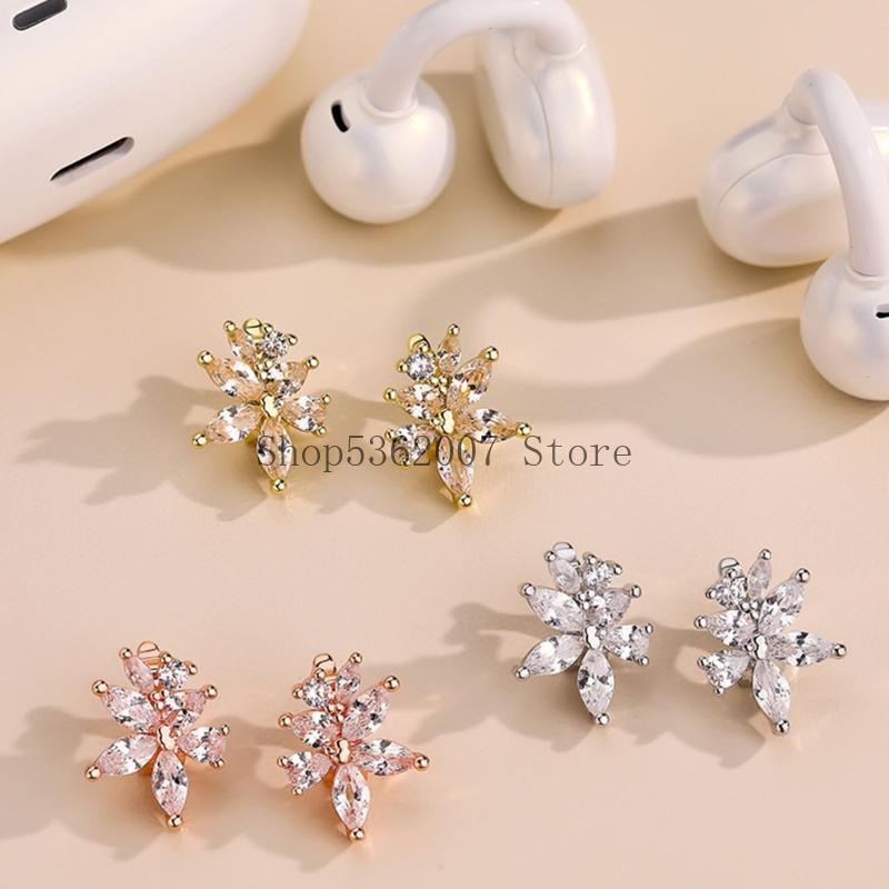 Travel Accessories Designer - Earphone Clip Accessory AntiSlip Design For