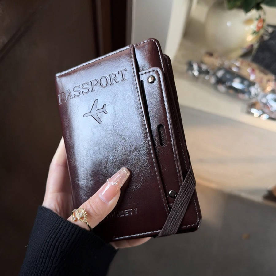 Passport Holder and Wallet in  - Travel Accessories Essentials recension och pris