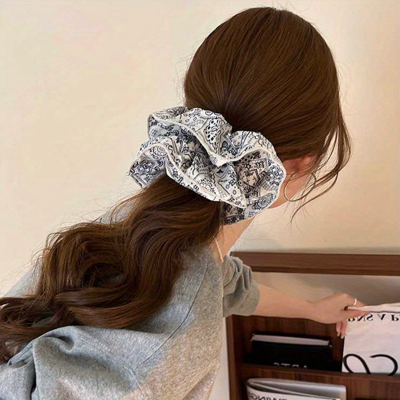Elegant Black and White Fabric - Travel Accessories Gear recension och pris