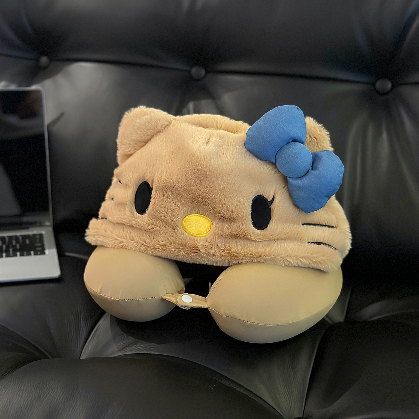 Hello Kitty Hooded Pillow Neck - Travel Accessories Pillow recension och pris